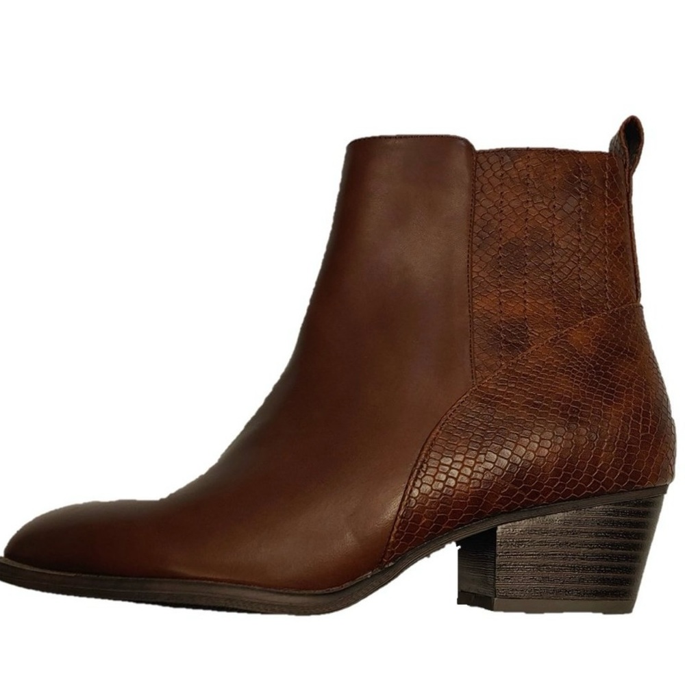 CL by Laundry Brown Zippered Booties Size 8.5